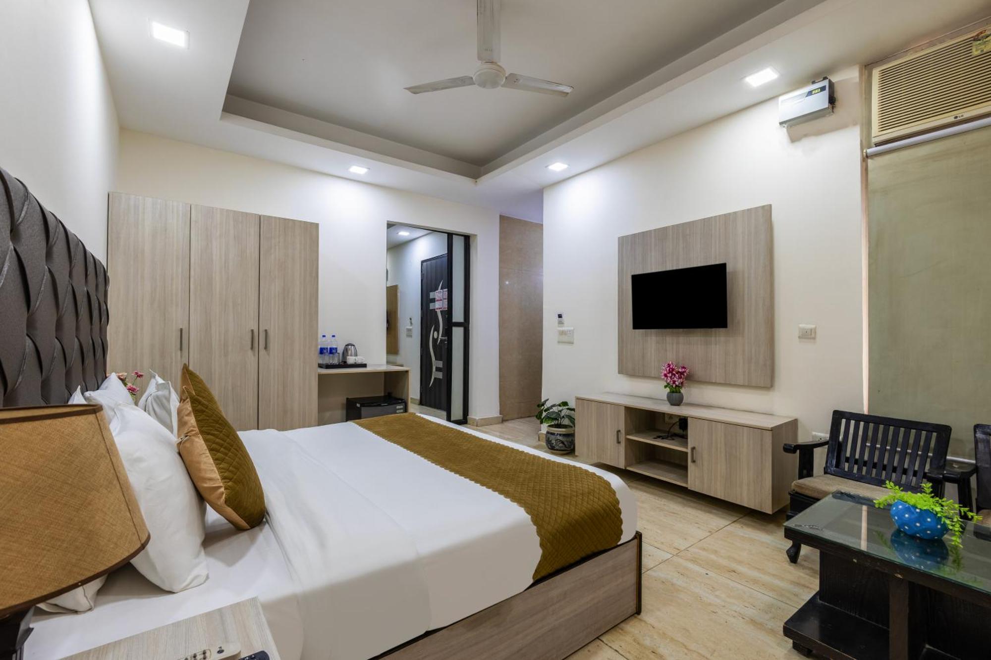 Kabul Hotel By Nexhub Palace - Medanta 구르가온 외부 사진