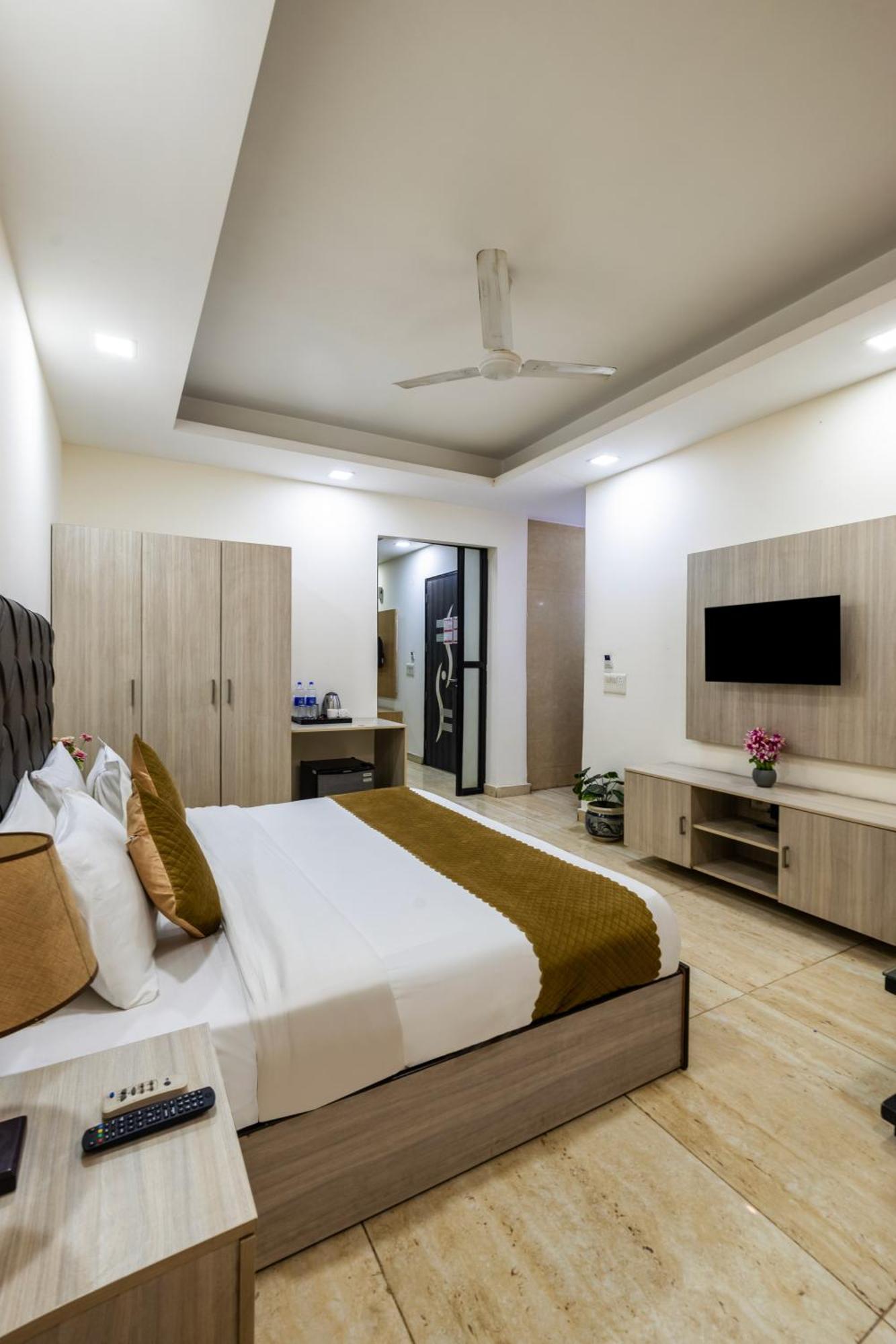 Kabul Hotel By Nexhub Palace - Medanta 구르가온 외부 사진